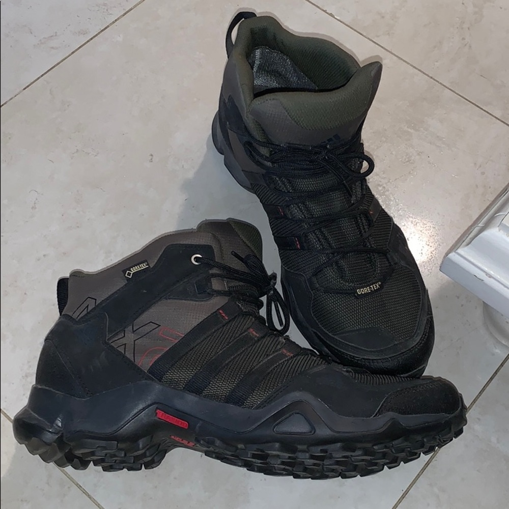 Adidas gore-Tex